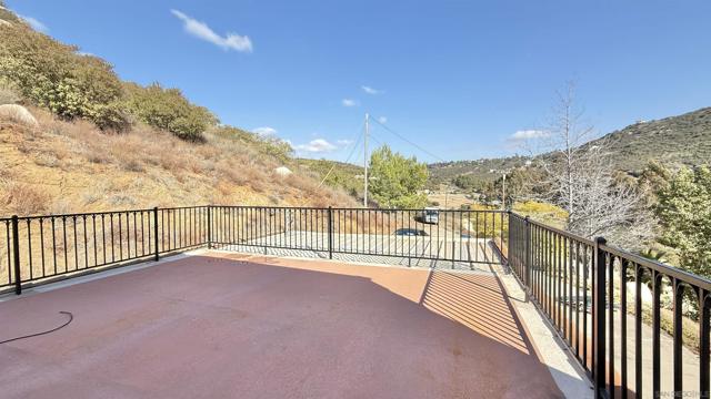 2956 La Cresta Road, El Cajon CA: https://media.crmls.org/mediaz/ce7c51e4-6710-492f-8ae6-d82d69628c61.jpg