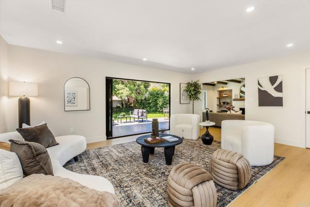 Detail Gallery Image 6 of 28 For 5511 S Corning Ave, Ladera Heights,  CA 90056 - 3 Beds | 2/1 Baths