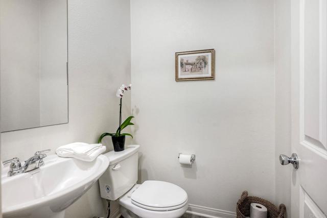 Detail Gallery Image 19 of 34 For 1374 Palo Verde Way, Vista,  CA 92083 - 3 Beds | 2/1 Baths