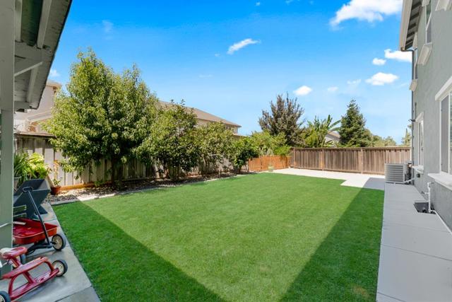 17753 Wheat Field Street, Lathrop CA: https://media.crmls.org/mediaz/ce7d7d70-3b61-4ee3-a54e-2453559127bf.jpg