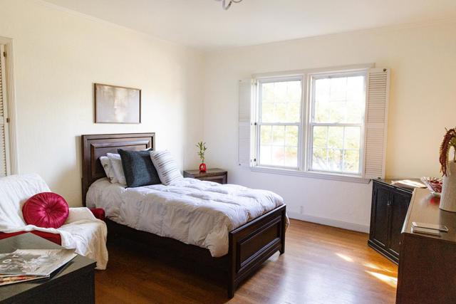 1541 Maple Street, San Mateo CA: https://media.crmls.org/mediaz/ce7dc02f-6be3-4131-a4cd-05a71e47608b.jpg