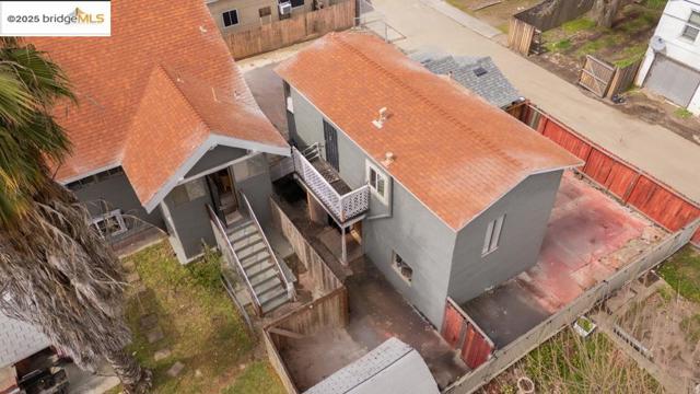 127 E 6th, Tracy CA: https://media.crmls.org/mediaz/ce7e8e73-e13f-4abf-8d98-7dd7f55a592f.jpg