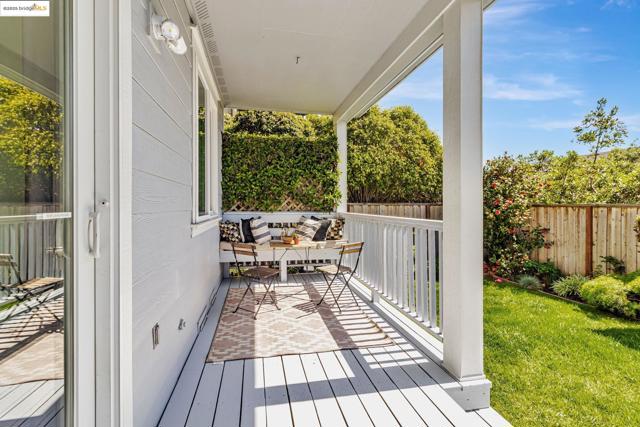 104 Seacliff Court, Richmond CA: https://media.crmls.org/mediaz/ce7ed987-61fe-476f-8bd2-2a1875d2de89.jpg