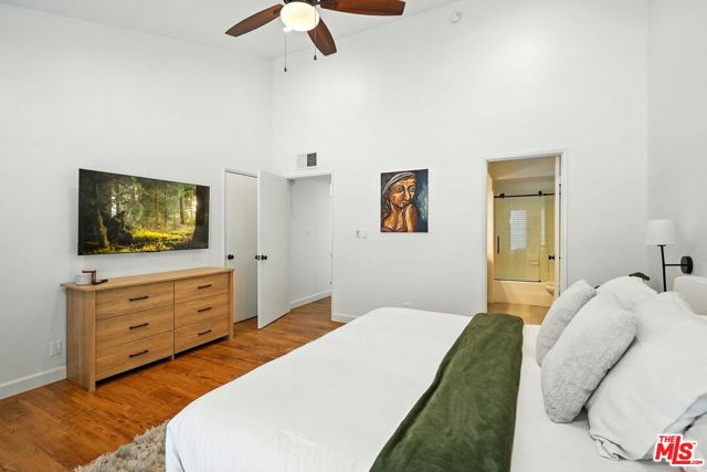 13012 Valleyheart Drive, Studio City CA: https://media.crmls.org/mediaz/ce7ef671-e435-4437-a5d9-3e1f65758528.jpg