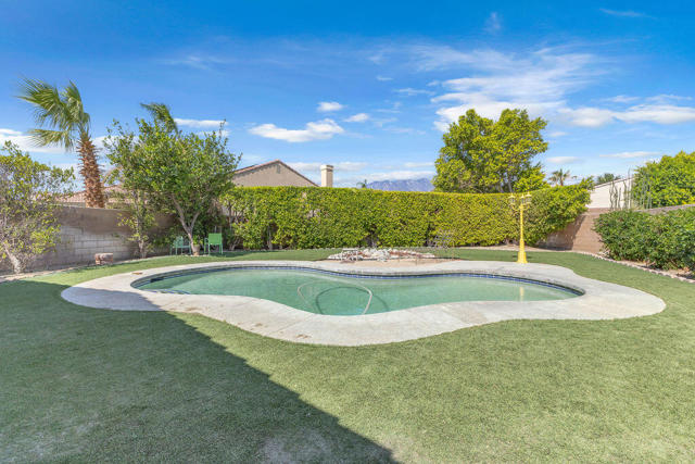 Image 4 of 38 For 68138 Seville Court