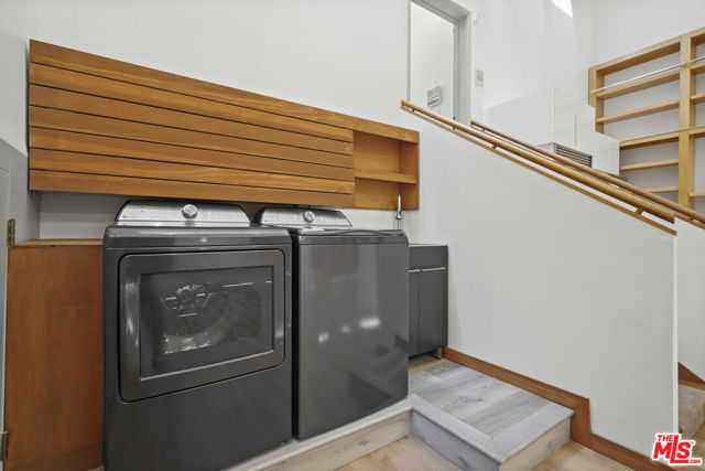 28828 Selfridge Dr, Malibu CA: https://media.crmls.org/mediaz/ce802c71-ccfd-4966-a23f-9146f5c1daa9.jpg