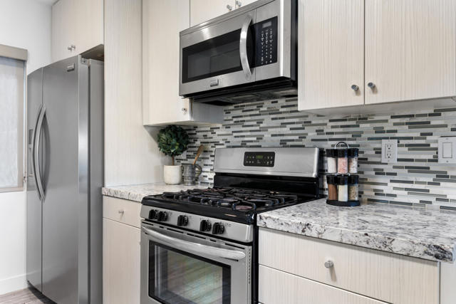 52540 Avenida Juarez, La Quinta CA: https://media.crmls.org/mediaz/ce80814b-933c-41a7-a464-eba8953bdb18.jpg
