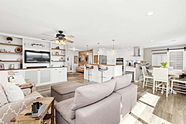 Detail Gallery Image 11 of 44 For 3743 Rosemary Way, Oceanside,  CA 92057 - 2 Beds | 2 Baths