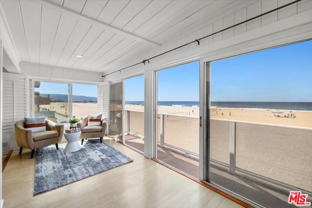 634 The Strand, Hermosa Beach, California 90254, 3 Bedrooms Bedrooms, ,2 BathroomsBathrooms,Residential,Sold,The Strand,22200669