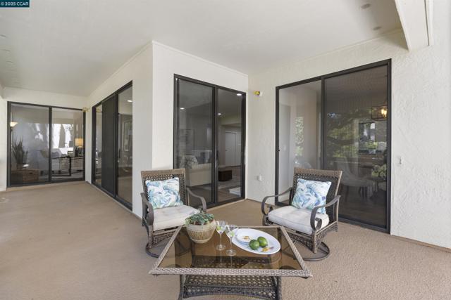 1285 Avenida Sevilla, Walnut Creek CA: https://media.crmls.org/mediaz/ce82628d-a458-492c-a087-ffe6d10fa8cc.jpg