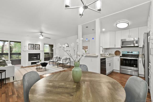 10325 Caminito Cuervo, San Diego CA: https://media.crmls.org/mediaz/ce8317df-f88e-41f6-912c-57f560ff2460.jpg