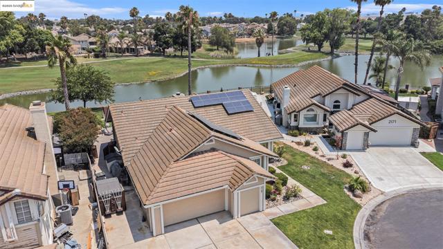 2167 Saint Andrews Ct, Discovery Bay CA: https://media.crmls.org/mediaz/ce8355f1-0514-4e08-81e9-20408e4c0db2.jpg