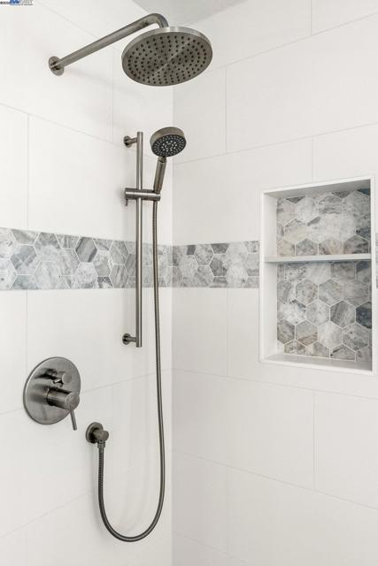 3746 La Costa Ave, Castro Valley CA: https://media.crmls.org/mediaz/ce83e8ad-f23f-410e-a7c2-0403cf46e887.jpg