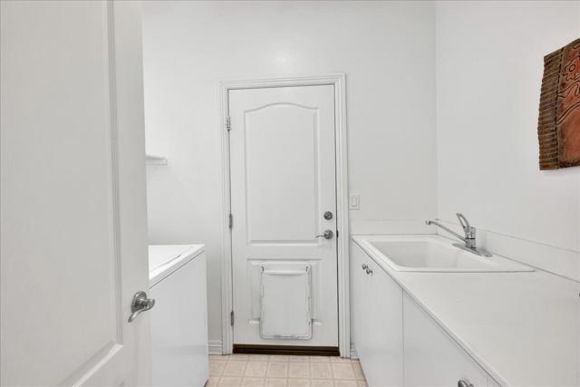 1745 Hot Springs Way, Palm Springs, CA 92262