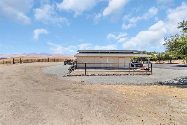 275 Nicholson Drive, Hollister CA: https://media.crmls.org/mediaz/ce8574f5-7f91-4770-b338-114f12a55f72.jpg