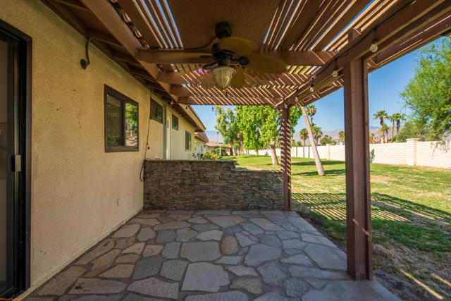 41955 Largo, Palm Desert CA: https://media.crmls.org/mediaz/ce85d513-0913-4584-9532-f51d4de8c6fa.jpg