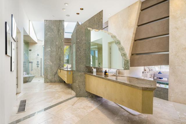 79095 Tom Fazio N Lane, La Quinta CA: https://media.crmls.org/mediaz/ce85e318-4a6b-46e1-b57d-04807fee227d.jpg