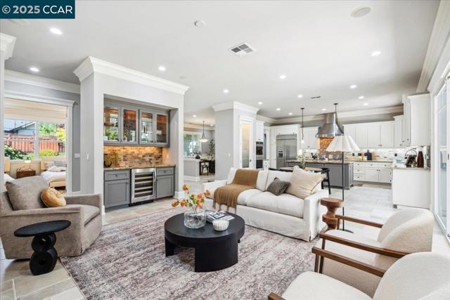 1291 Clover Ln, Walnut Creek CA: https://media.crmls.org/mediaz/ce865210-a97d-4655-afb0-ef8ed8c38c16.jpg