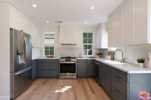 Image 11 of 34 For 1022 26th Street