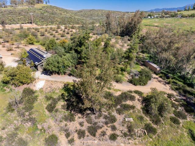 40707 Intrepid Rd, Hemet CA: https://media.crmls.org/mediaz/ce86bda5-cf70-457c-88b6-ed3ec2b492aa.jpg