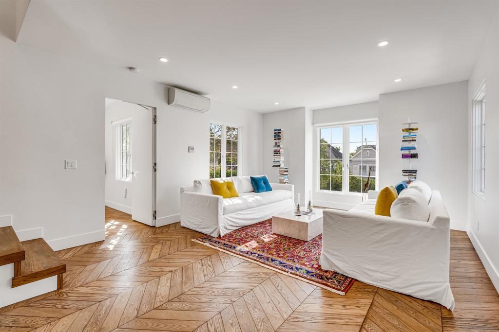 MLS #250031542SD image #9