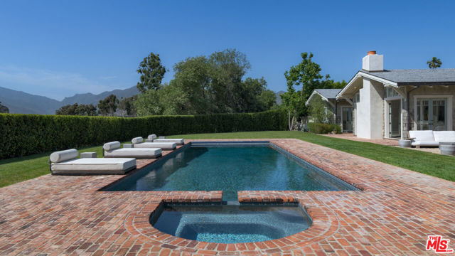 6815 Dume Drive, Malibu CA: https://media.crmls.org/mediaz/ce8747ad-0d7d-4c53-a952-7df1ed3b4d42.jpg