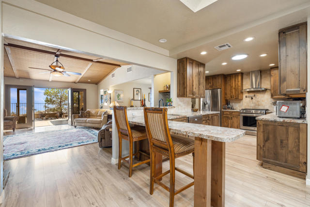 70770 S View Drive, Mountain Center CA: https://media.crmls.org/mediaz/ce87e47d-facb-4b88-bb48-6779da715c11.jpg
