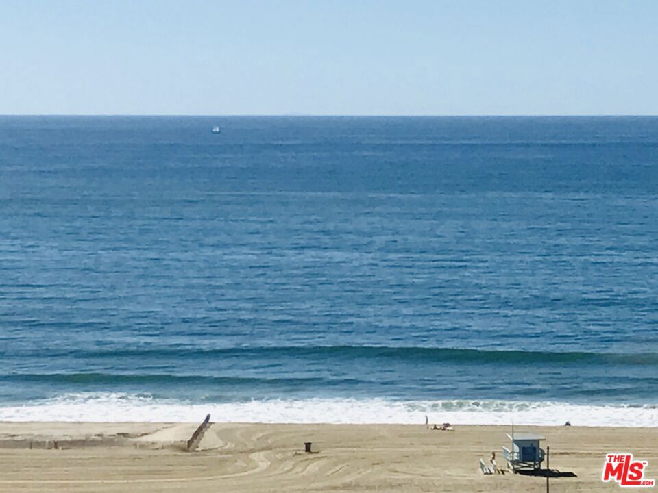 https://media.crmls.org/mediaz/ce87e801-ee46-4d80-b078-a5037998c271.jpg?preset=X-Large