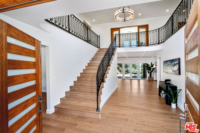 29677 Mulholland Highway, Agoura Hills CA: https://media.crmls.org/mediaz/ce883a78-1cb6-4277-b8f7-2def9fa17d97.jpg