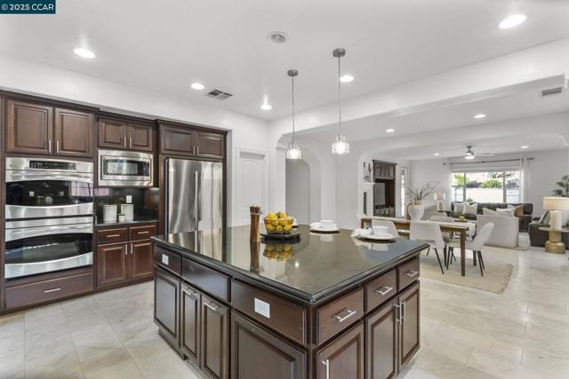 7509 Balmoral Way, San Ramon CA: https://media.crmls.org/mediaz/ce88d033-275b-4616-8cbd-5d52c68b8c21.jpg
