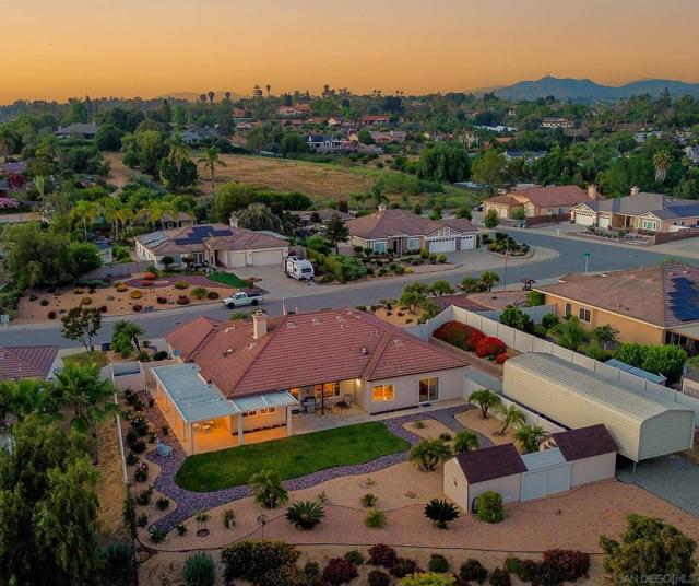 2059 Avocado Knoll Lane, Fallbrook CA: https://media.crmls.org/mediaz/ce8902b1-4a93-40e2-8e2a-d94a7cc418c4.jpg
