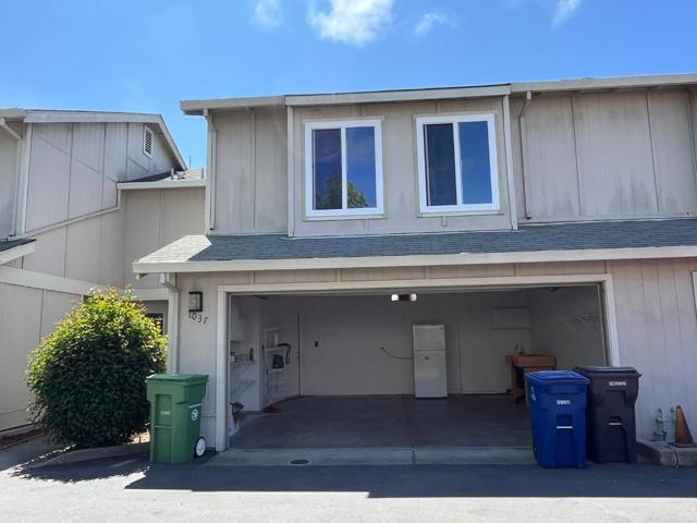 1037 Evans Court, Hayward CA: https://media.crmls.org/mediaz/ce891a95-a577-445a-be92-e339cca6a629.jpg