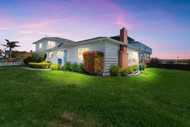 102 32nd Avenue, Santa Cruz CA: https://media.crmls.org/mediaz/ce89b572-df35-4a9d-8332-75658c793353.jpg