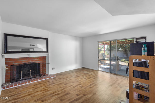 1461 Lexington Court, Camarillo CA: https://media.crmls.org/mediaz/ce8a7c09-26f0-45d6-9296-cc9bcd2ada1c.jpg
