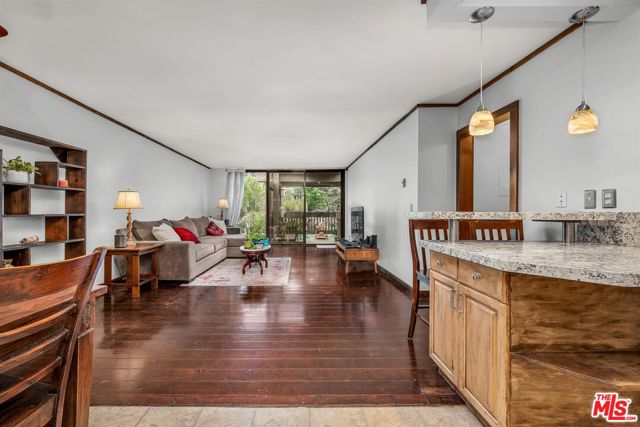 7765 W 91st Street, Playa del Rey CA: https://media.crmls.org/mediaz/ce8abedf-8e84-487a-a239-2cdbc35a6940.jpg