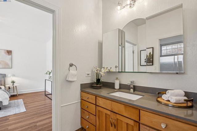 3296 Walnut Ln, Lafayette CA: https://media.crmls.org/mediaz/ce8c9b98-a951-488c-be1d-eebcb547e36a.jpg