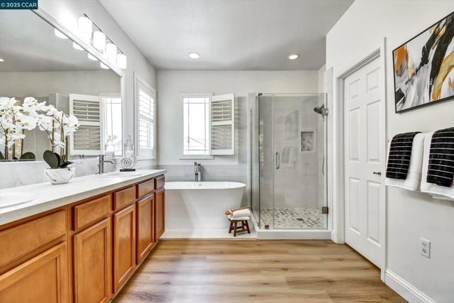 1033 LANTERN BAY, Hercules CA: https://media.crmls.org/mediaz/ce8d08da-4d30-4ad5-b116-d524755d3aca.jpg