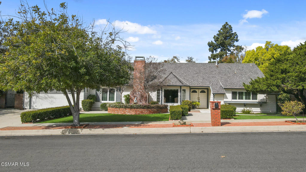 10407 Laramie Avenue, Chatsworth, CA 91311