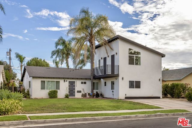 23320 Bassett Street, West Hills CA: https://media.crmls.org/mediaz/ce8db109-9c4c-45d2-86ab-095dd2879f69.jpg