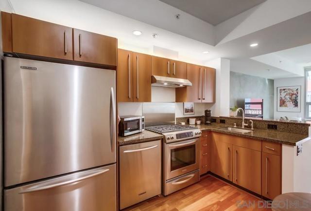 321 10th Ave, San Diego CA: https://media.crmls.org/mediaz/ce8db83f-9904-4450-bb09-edfb06703202.jpg