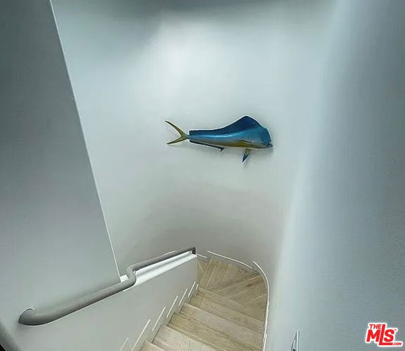 https://media.crmls.org/mediaz/ce8e08e3-da1e-4d17-acfa-d9fe2f52b6d0.jpg?preset=X-Large