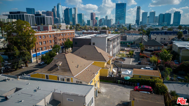 1820 W 11th Street, Los Angeles CA: https://media.crmls.org/mediaz/ce8e0c7b-3293-46e1-a1f1-c62dcfd1af17.jpg