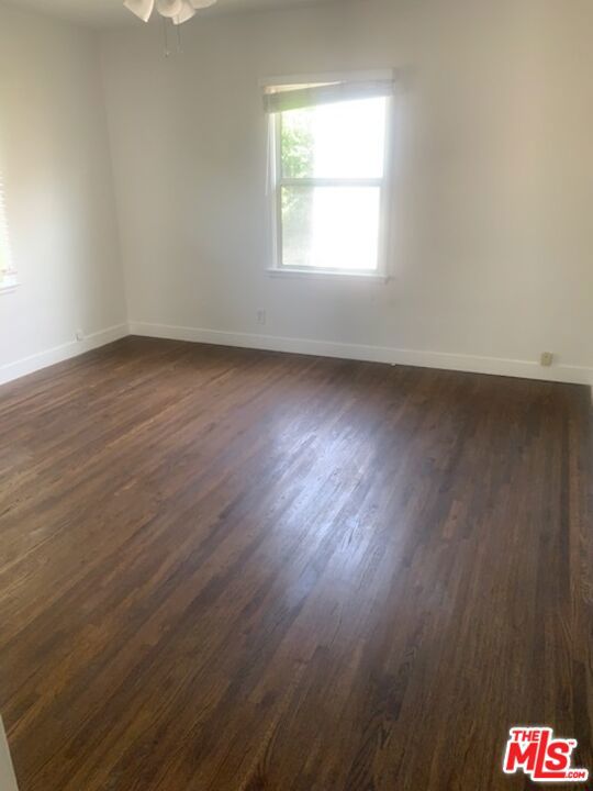 312 S Reeves Drive, Beverly Hills CA: https://media.crmls.org/mediaz/ce8e23d8-6f86-4168-8660-d14b02fb0431.jpg