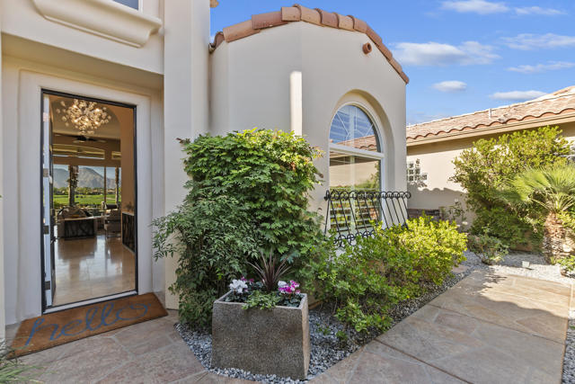79918 Mission E Drive, La Quinta CA: https://media.crmls.org/mediaz/ce8f4789-f79f-46c6-8e55-2d94e46c9989.jpg