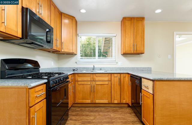 345 Swan Way, Vallejo CA: https://media.crmls.org/mediaz/ce8fa315-ecd6-420c-adb4-16bc93894274.jpg