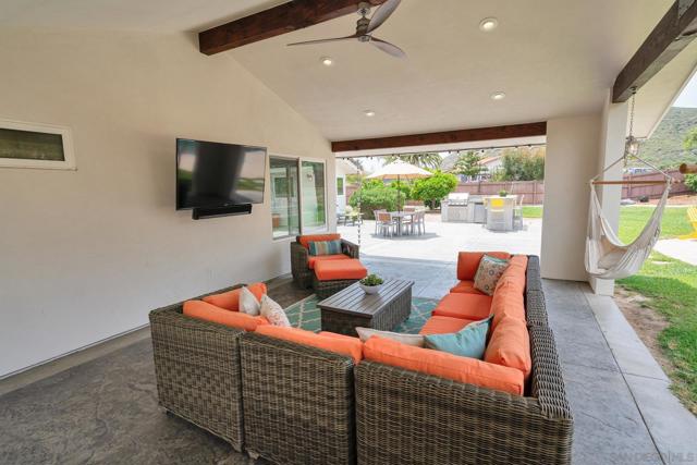 3213 Avenida Hacienda, Escondido CA: https://media.crmls.org/mediaz/ce8fb2a3-7b8f-4e82-92bf-a42decb60071.jpg