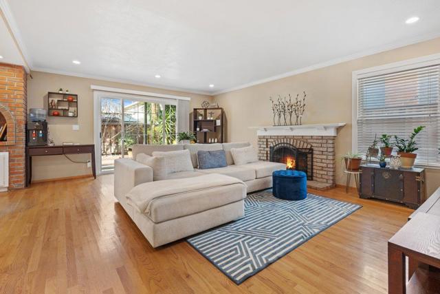 Image 8 of 48 For 895 Alcosta Drive