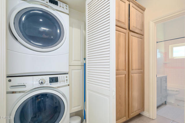 2207 Terra Bella Lane, Camarillo CA: https://media.crmls.org/mediaz/ce9000b7-2620-4bd4-8650-5b43e8eab587.jpg