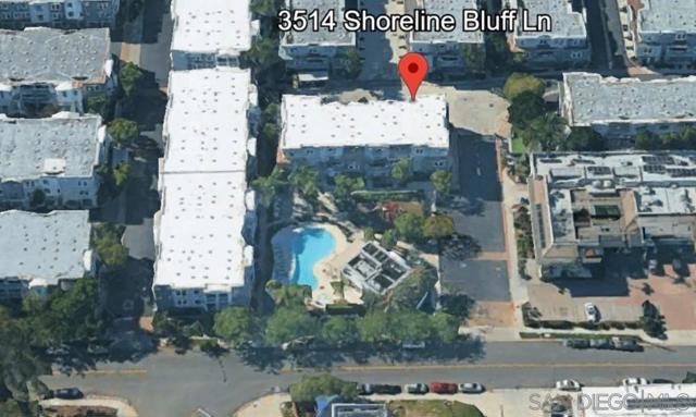 3514 Shoreline Bluff Ln, San Diego CA: https://media.crmls.org/mediaz/ce9039c1-4339-4263-abe4-aa1c278f1ec8.jpg