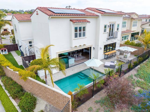 4719 Crespi Ct, Carlsbad CA: https://media.crmls.org/mediaz/ce90aff7-1267-4f06-96be-c3a682ff3b6a.jpg